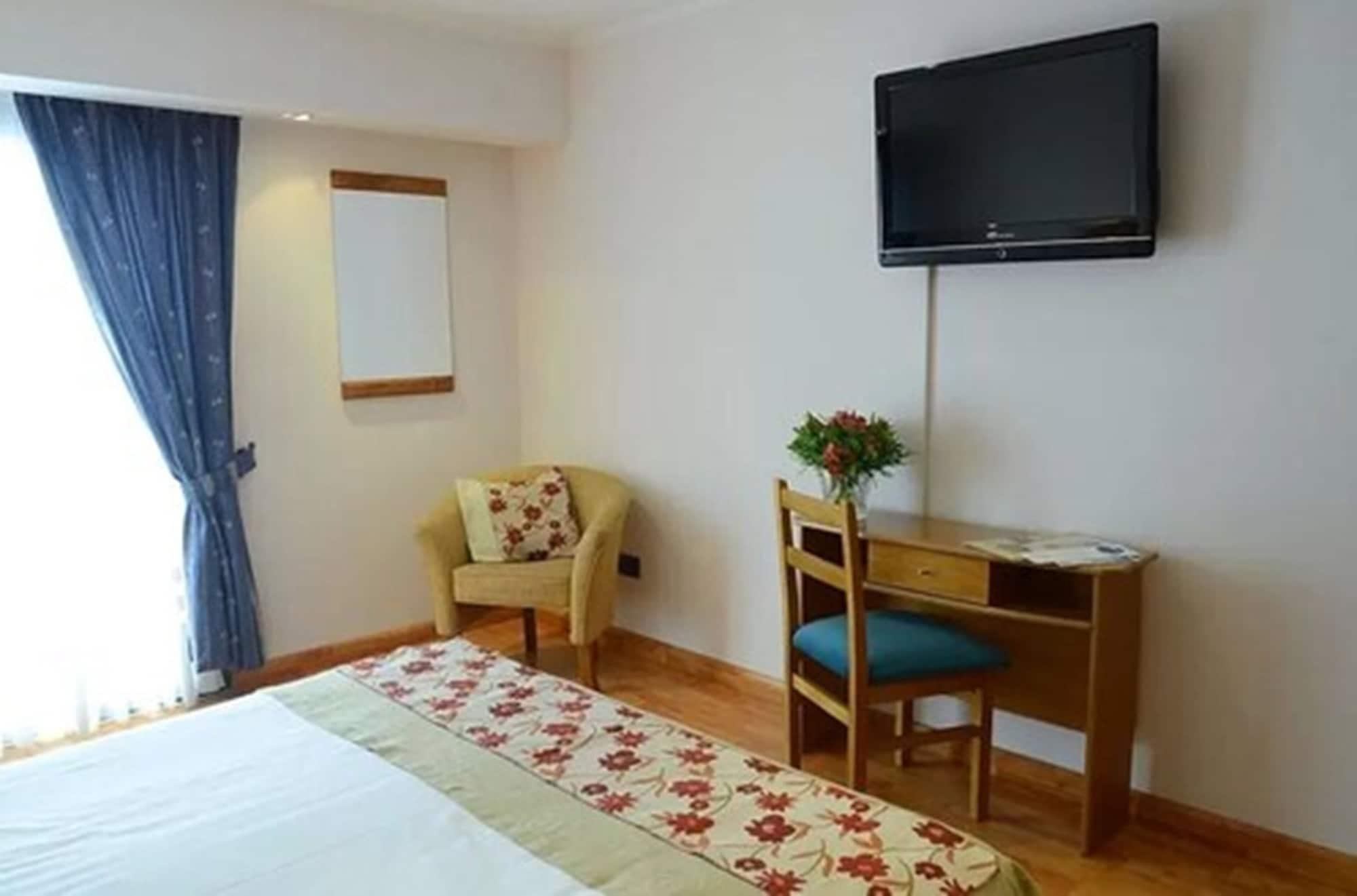 Niken Hotel Spa & Business Center 네코체아 외부 사진