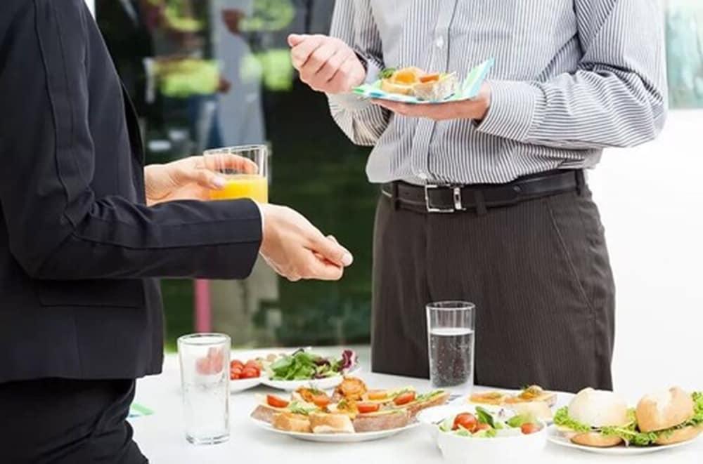 Niken Hotel Spa & Business Center 네코체아 외부 사진