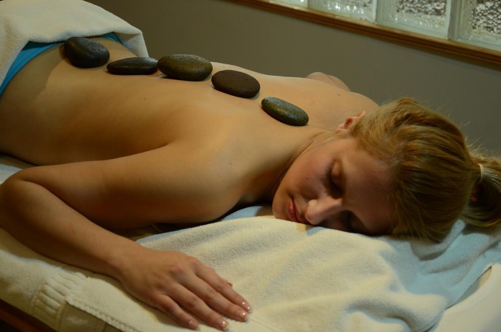 Niken Hotel Spa & Business Center 네코체아 외부 사진