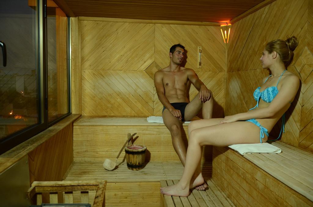 Niken Hotel Spa & Business Center 네코체아 외부 사진