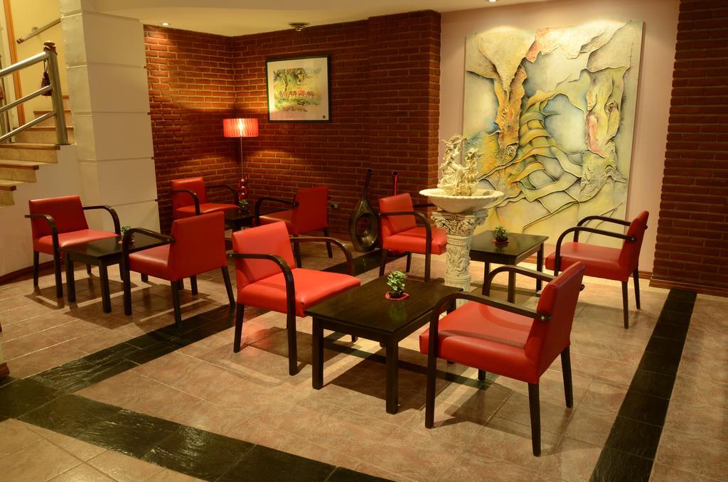 Niken Hotel Spa & Business Center 네코체아 외부 사진